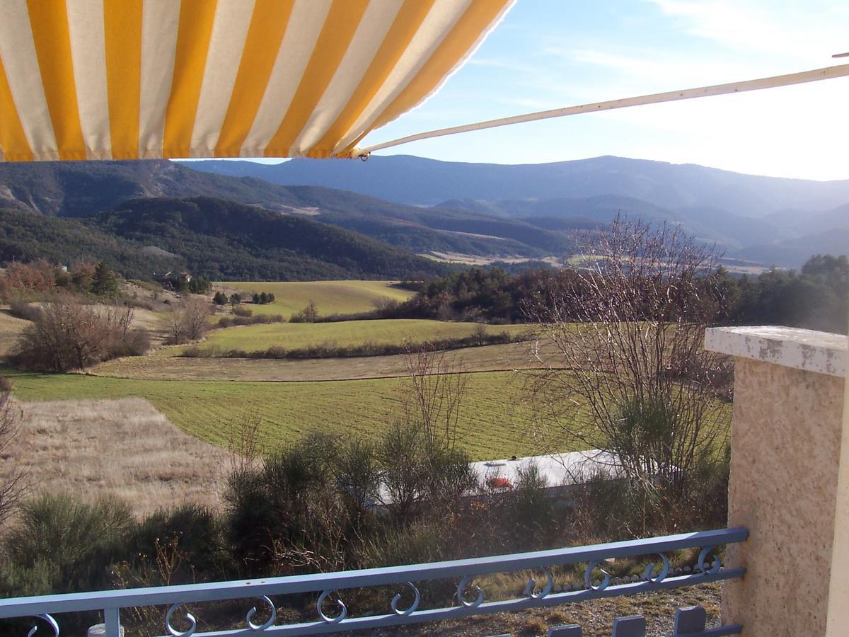 Bed and Breakfast L'Ensoleillee Rosans Екстер'єр фото