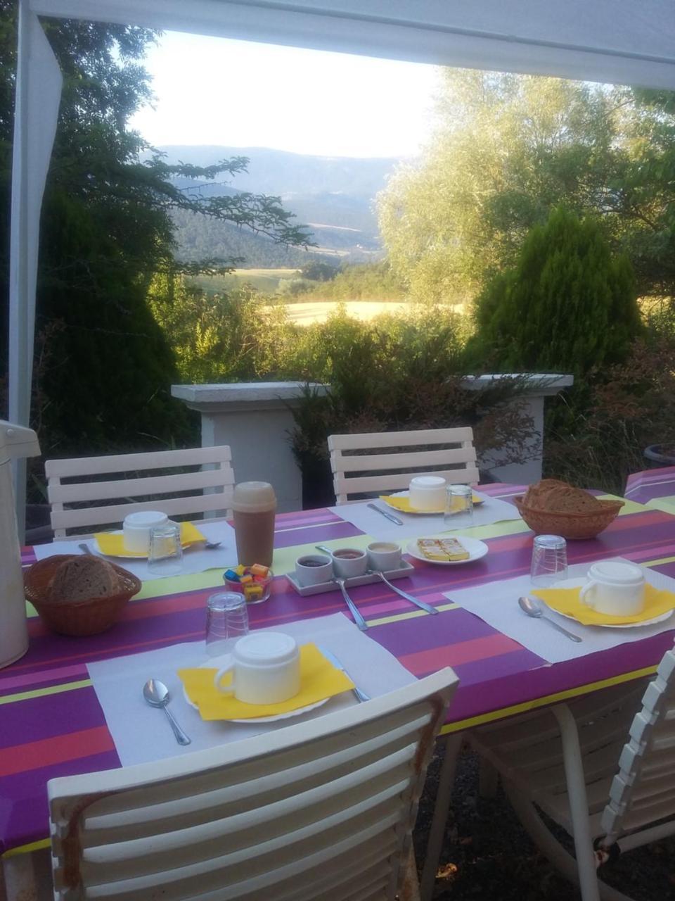 Bed and Breakfast L'Ensoleillee Rosans Екстер'єр фото